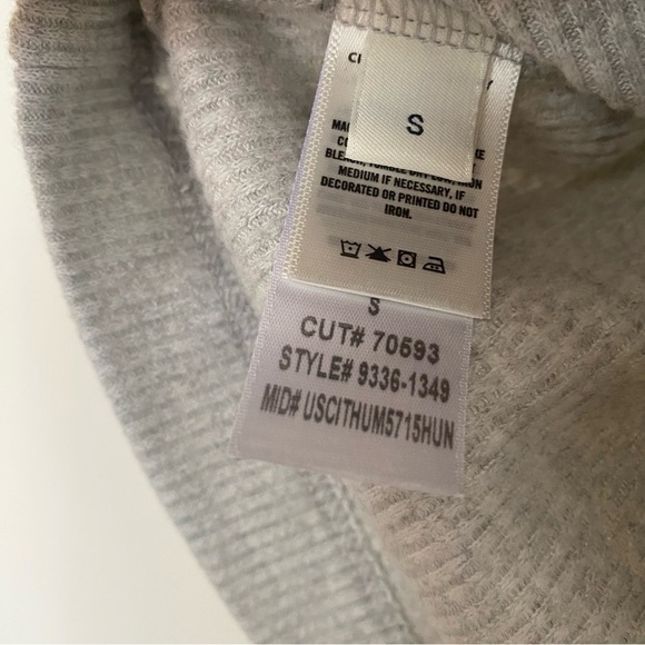 Citizens of Humanity Bree Baby Tee in Heather Grey - Picture 5 of 7